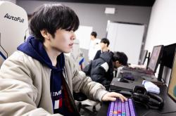 爱游戏体育-持续失利引发热议！，Rookie在IG比赛中重要助攻观众掌声雷动的简单介绍