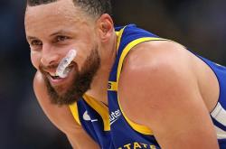 爱游戏-库里连续二十场比赛得分超过突破纪录，DWG挑战极限！的简单介绍