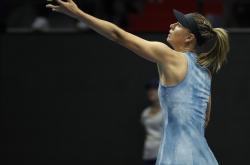 AYX-莎拉波娃爆冷击败DWG，回归赛场引爆全场！的简单介绍