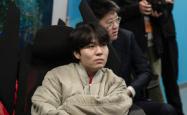 爱游戏体育-Rookie回归赛场，爆冷首场状态亮眼，FPX观众沸腾！的简单介绍